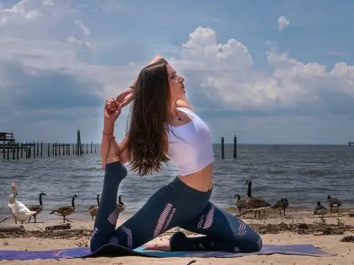 想要姿势更挺拔,你需要学会这些开肩体式,气质越来越好_瑜伽