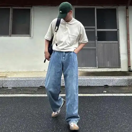 喜欢穿牛仔裤的男生可以搭配这3件衣服潮流又有型