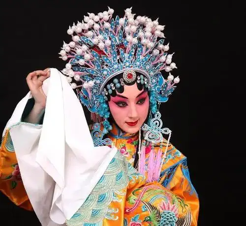 我想知道这个头饰叫什么啊