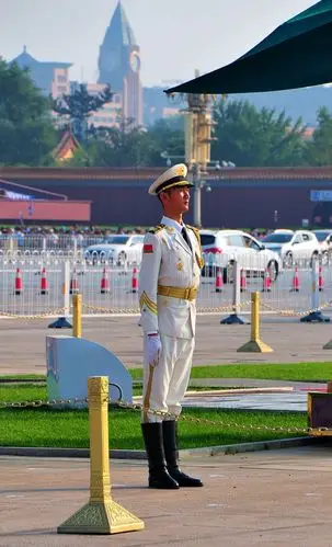 守护国旗的中国人民解放军国旗仪仗队的卫兵.