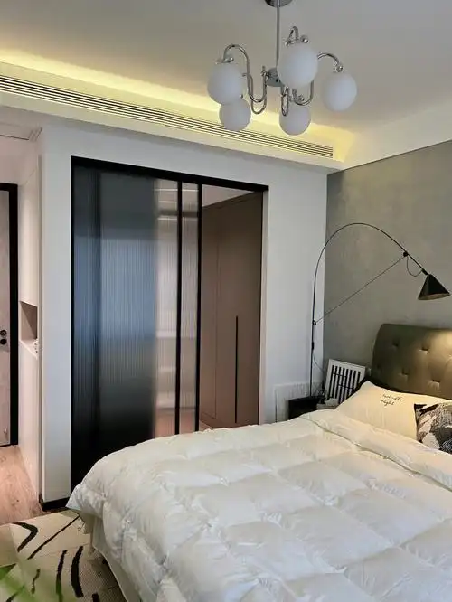 爱惨了我18平米的卧室,在里面躺平太舒服了