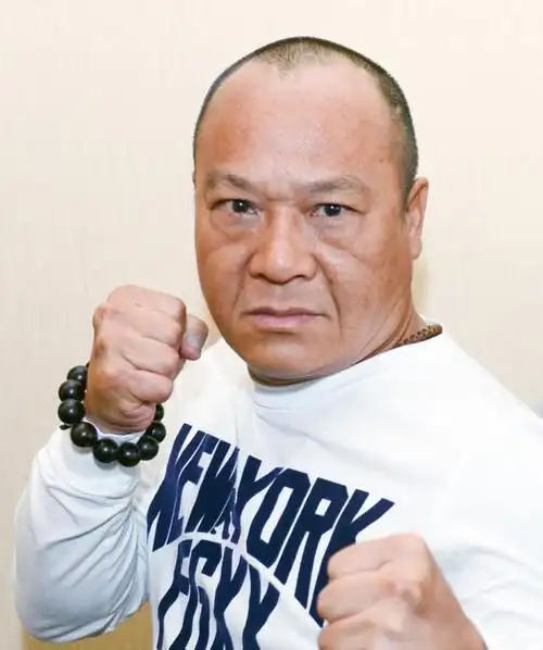 大b哥吴志雄内地走穴捞金年入千万10年演682场被封登台王