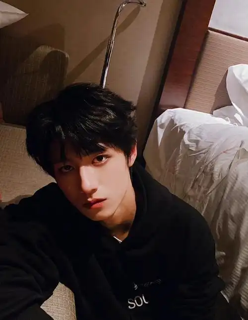 山城少年朱志鑫壁纸