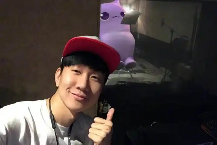 林俊杰携虚拟乐团推出《丹宁执着》,年底将发行新专辑引期待