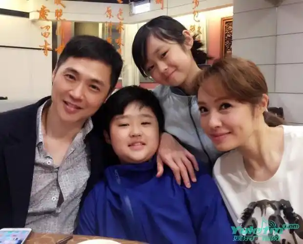 38岁女星洪百榕5月底宣布怀了第3胎,她和老公宋达民育有11岁儿子小宝