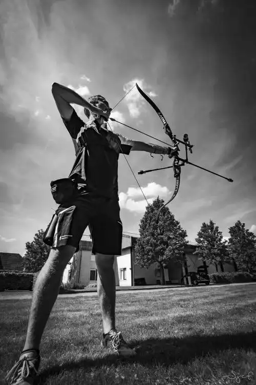 摄影师范登博格教你如何拍摄高大上的射箭照片