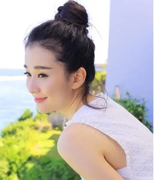 娱乐圈隐形的富家女,杨紫的塑料花姐妹?新剧抢了邱莹莹老公?