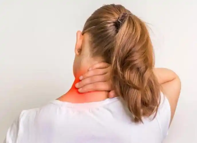 得了颈椎病头晕眼花怎么办,一把粗盐就够了,和颈椎疼头晕说拜拜