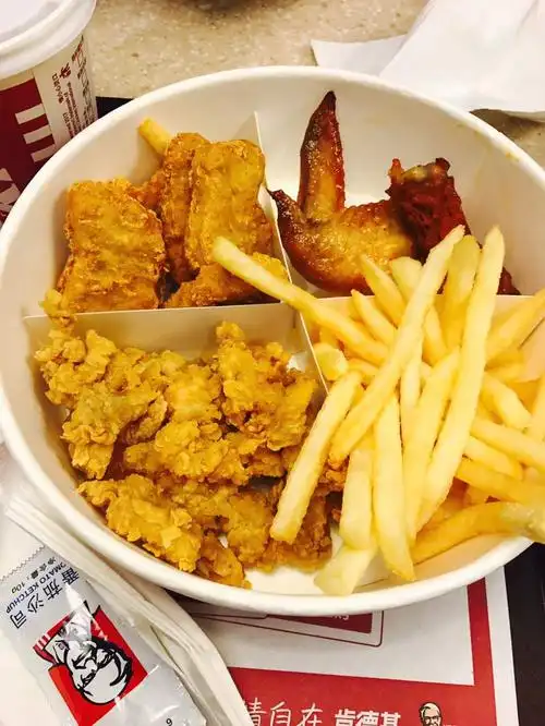 2021肯德基(钦州湾店)美食餐厅,放假的日子人超级多,我开始.