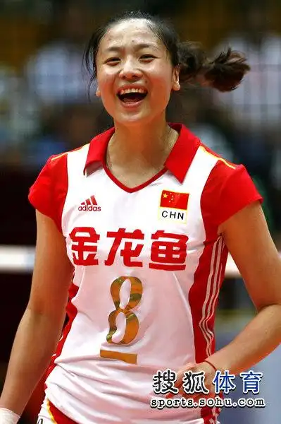 图文中国女排30复仇泰国魏秋月灿烂笑容