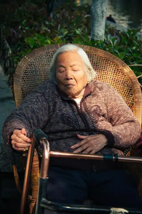 和蔼的老人图片老年人老人