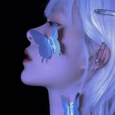 真人蓝色系女生头像孤独图片