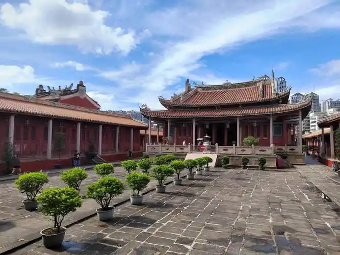 孔子,培养揭阳学子的最高学府,也是岭南地区规模最大,配套建筑最完善