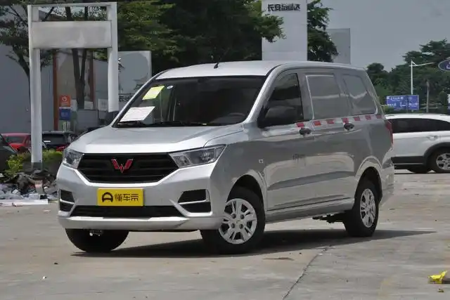 五菱新宏光s更suv七座车全新体验