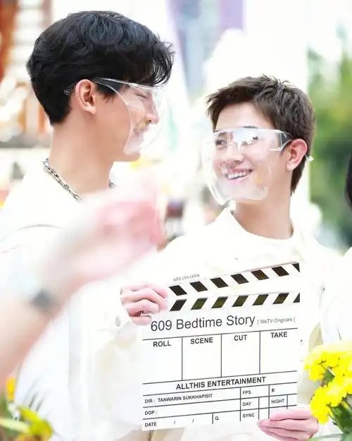 激动!#ohmfluke   出演的「609房间的睡前故事」已开始拍摄了!