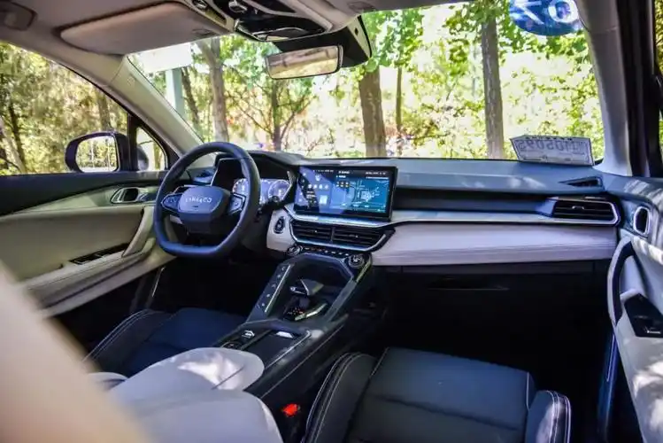 【e汽车】试驾领克06 remix:当精致与美好相遇 便是纯粹的精神追求