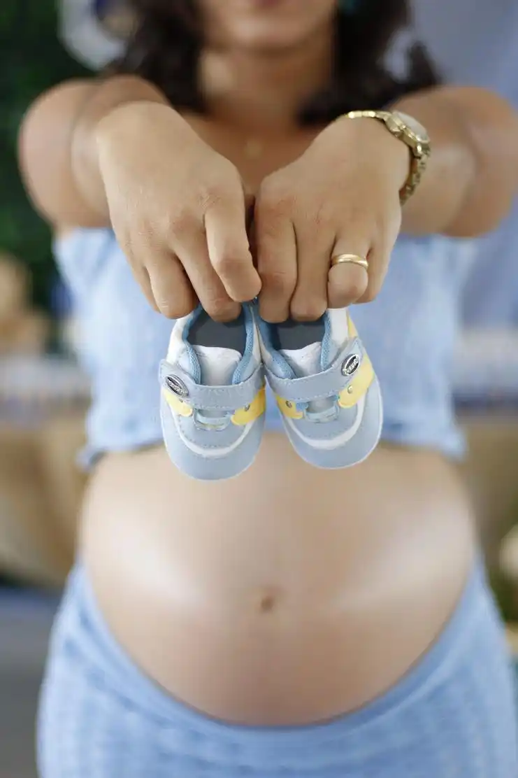 孕妇大肚子特写图片