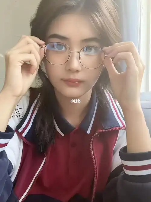 眼镜一摘火力全开