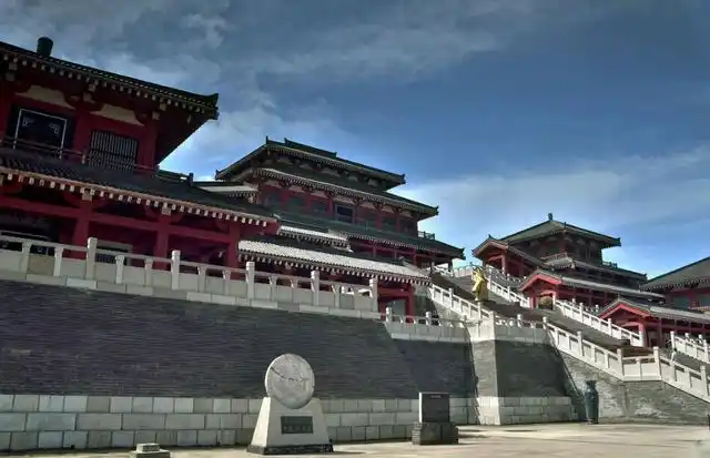 秦朝咸阳宫,阿房宫,汉朝未央宫,长乐宫,唐朝太极宫,大明宫,还有我们最