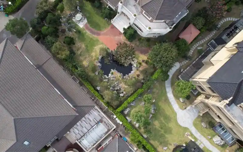 这里是慈溪清水湾,慈溪的富人区,我只想看看富人们养什么鱼而已