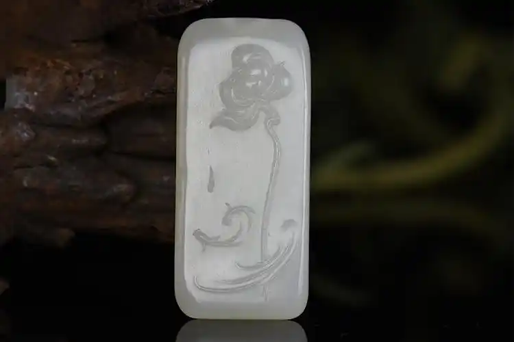 玉雕中荷花象征意义是什么