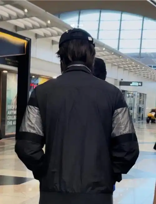 来个背影 感觉我们之间没有距离了#蔡徐坤