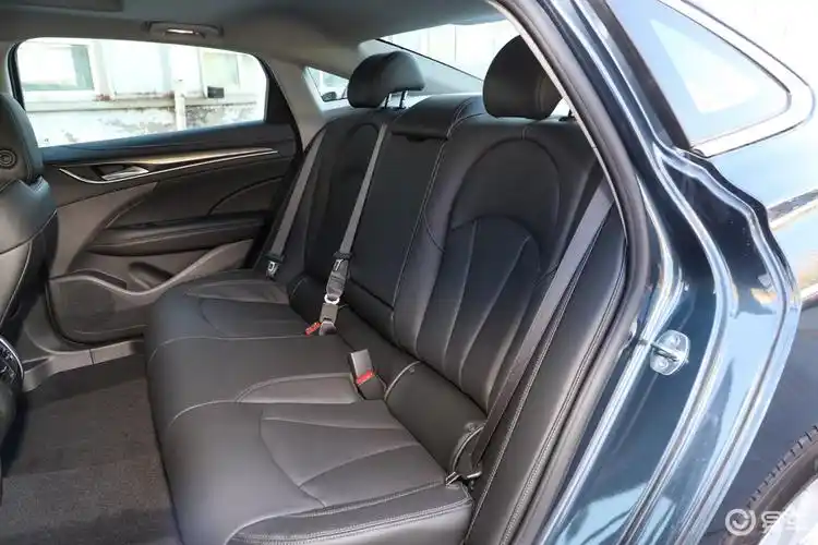 【后排汽车图片_车汽车图片】广汇云南鸿通别克-易车