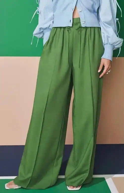 还这么火,给她点颜色看看_绿色_面料_风格