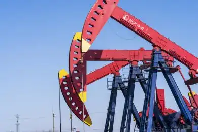 东营胜利油田三联排抽油机