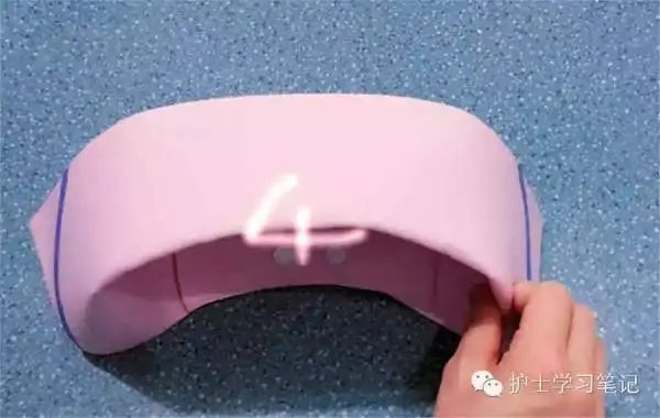 怎样快速折出美观的燕尾帽?或许你不会戴呢!