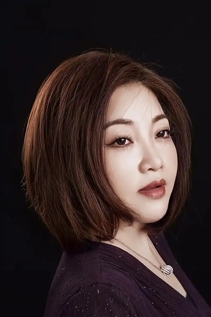 我最爱的歌手最新美照#80后 有多少喜欢她#陈瑞 照片 - 抖音