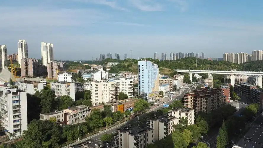 湖北省宜昌市伍家岗区夷陵大道靠近中国建设银行