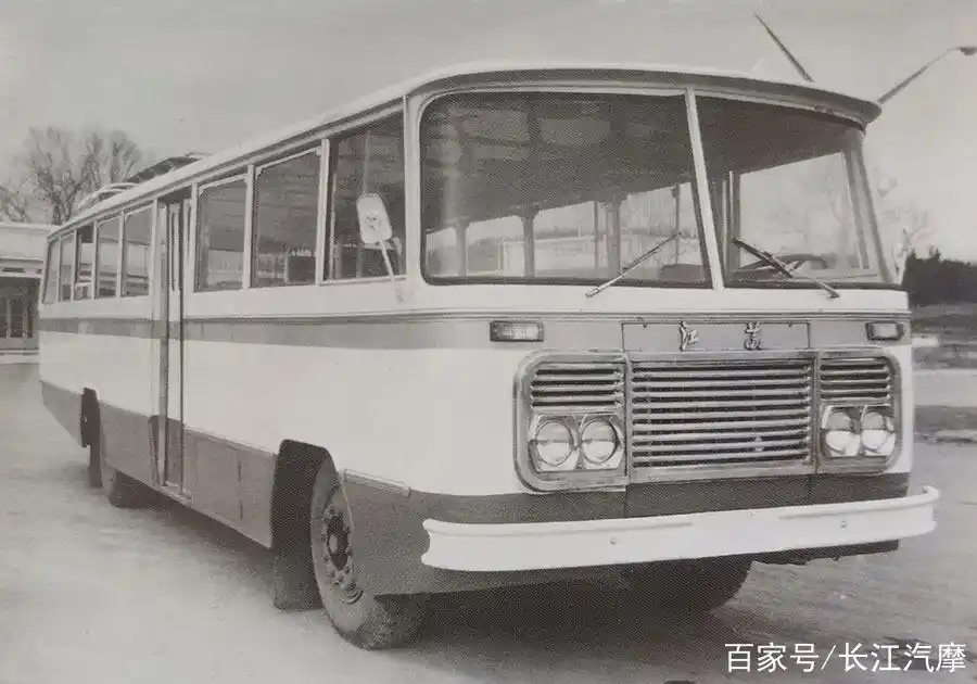 峥嵘岁月:一起品鉴中国客车老照片