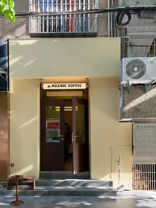 厦门新店mileagecoffee秋日色系咖啡屋