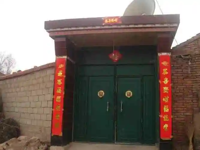 大门凸出的房屋图 大门顶彩钢瓦架图-神算网