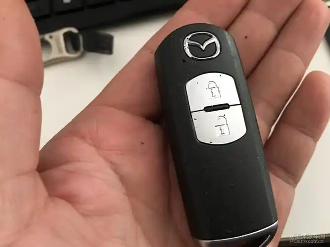 马自达遥控钥匙更换电池