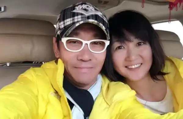 高枫和他的妻子从事足球几十年,高枫一直不愿意放弃,一直在为足球事业