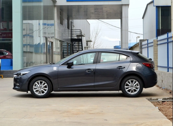 两厢版马自达昂克赛拉,颜值外观非常漂亮,轴距超2.7米