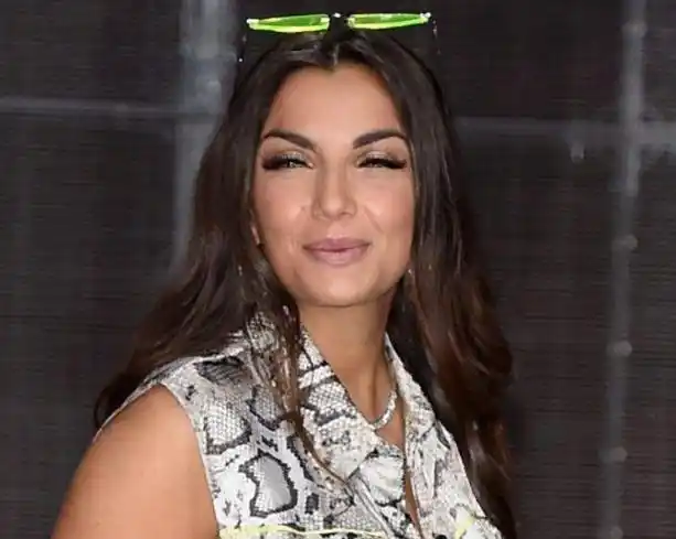 兰博基尼创始人的孙女,每天因开超跑而烦恼,车迷不解:换我来吧