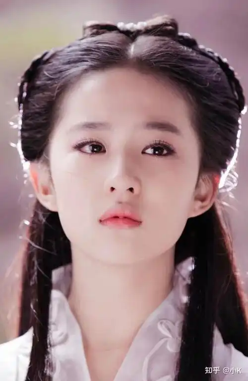 如何客观评价刘亦菲的长相?