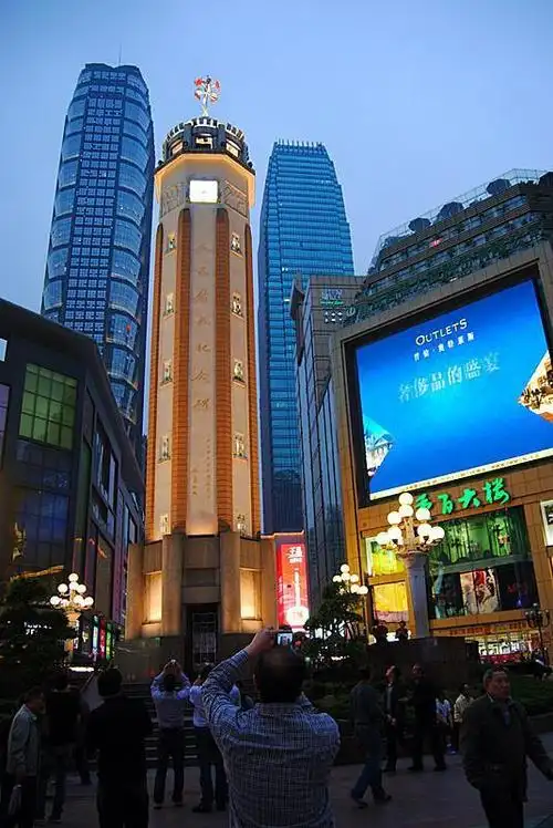 重庆解放碑的来源和故事是一个具有历史性意义的景点