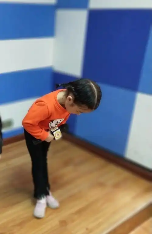主持人小细节——鞠躬