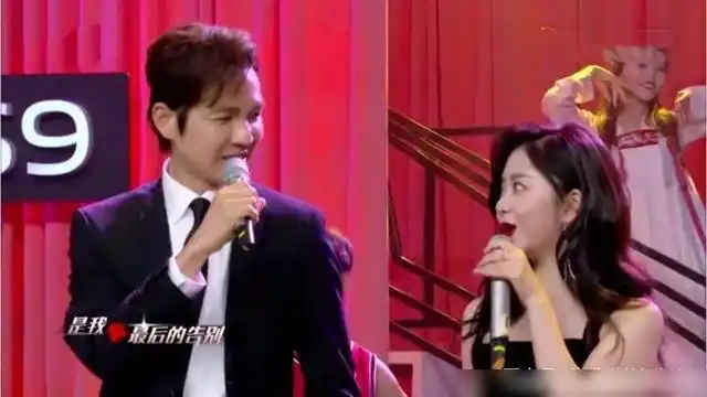 钟汉良和谭松韵参加快大本营互动欢乐多