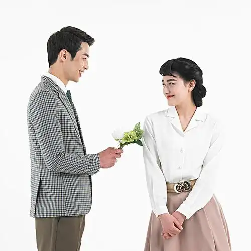 >>更多对视图片