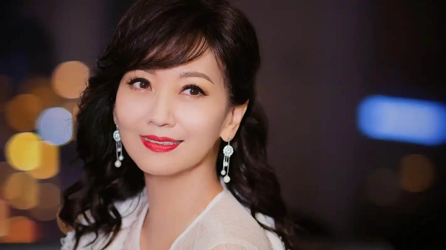 白娘子再临青城山!64岁赵雅芝优雅端庄惹回忆杀