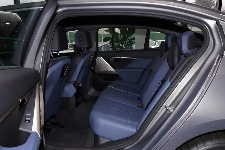 销量创四年来新低,全新宝马5系多久才能缓过神?