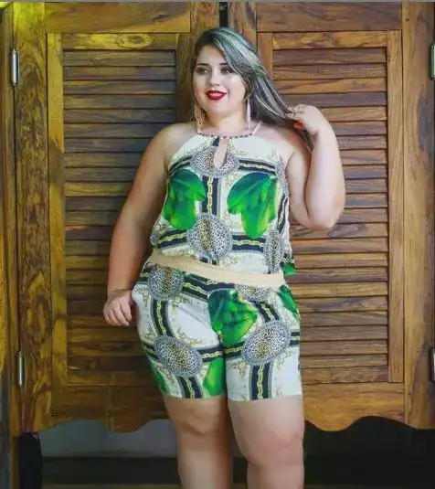 230斤健身大码模特丰腴身材心宽体胖直言微胖才是美