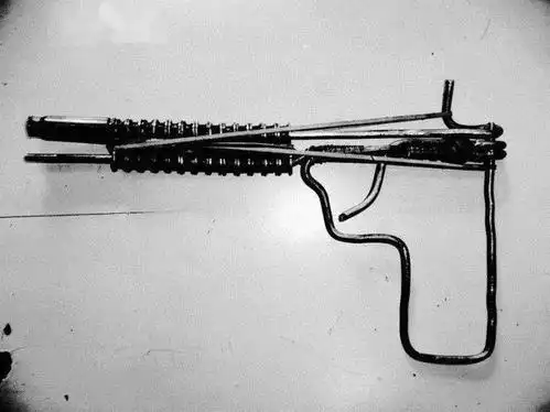 火药,就只有人家放鞭炮时才可能会有,因此每当别人家放鞭炮时,小伙伴