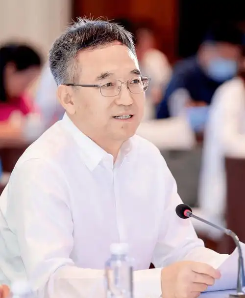 李彬:创新融合,数字转型——农商银行高质量发展的探索与实践_金融