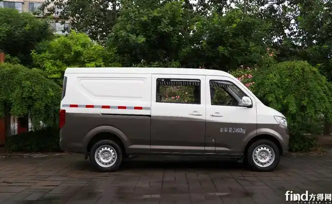 是大家选车的关键,长安跨越星v5分为客运版,货运版,客运版可根据乘坐